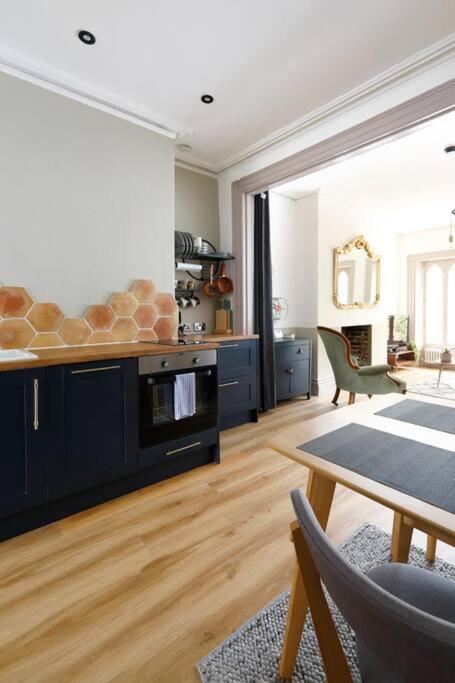 Stunning 2 Bedroom Flat 8Min Walk From The Beach Brighton Eksteriør billede