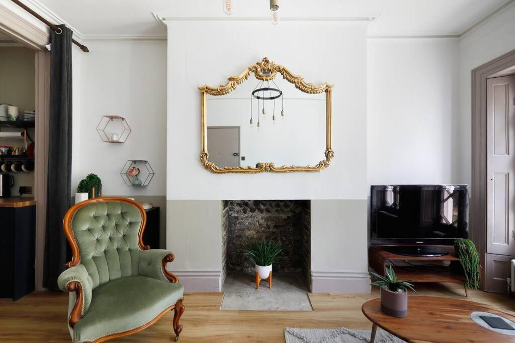 Stunning 2 Bedroom Flat 8Min Walk From The Beach Brighton Eksteriør billede
